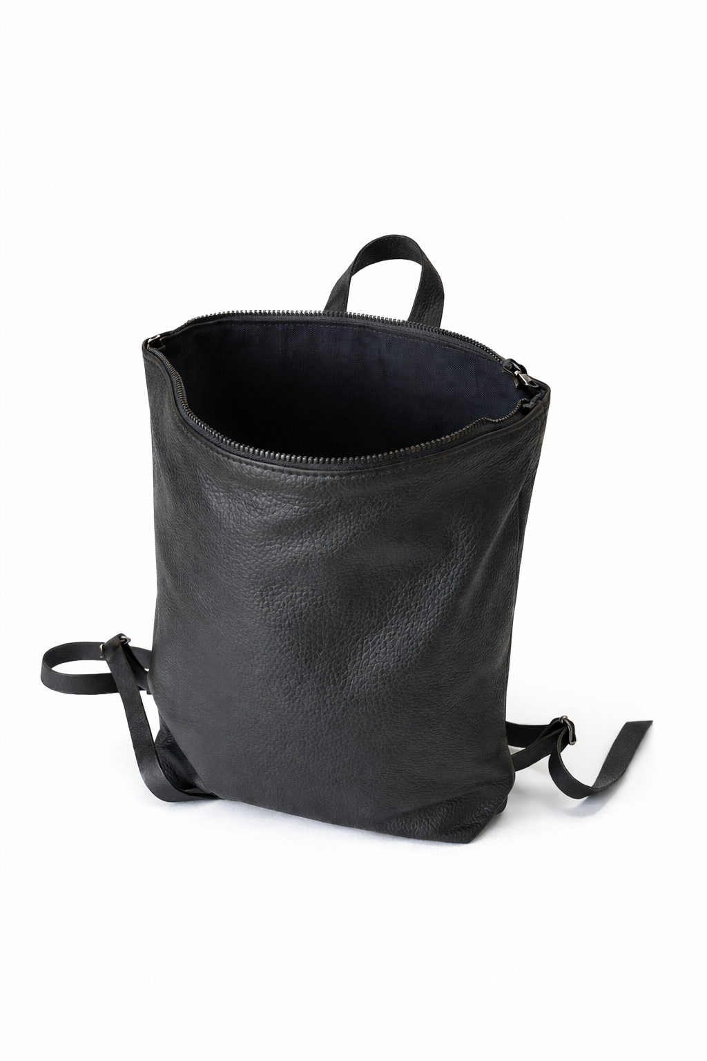 Lederrucksack „komplett zu öffnen“