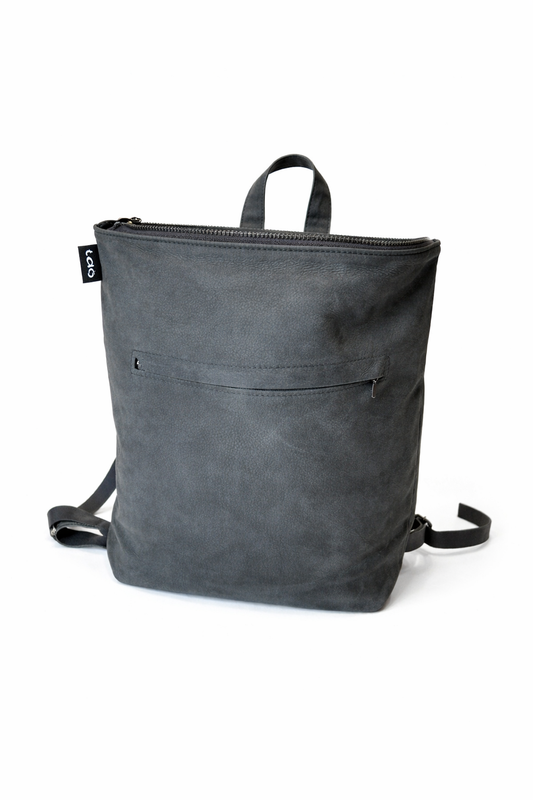 Lederrucksack „komplett zu öffnen“
