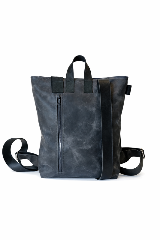 Lederrucksack „komplett zu öffnen“