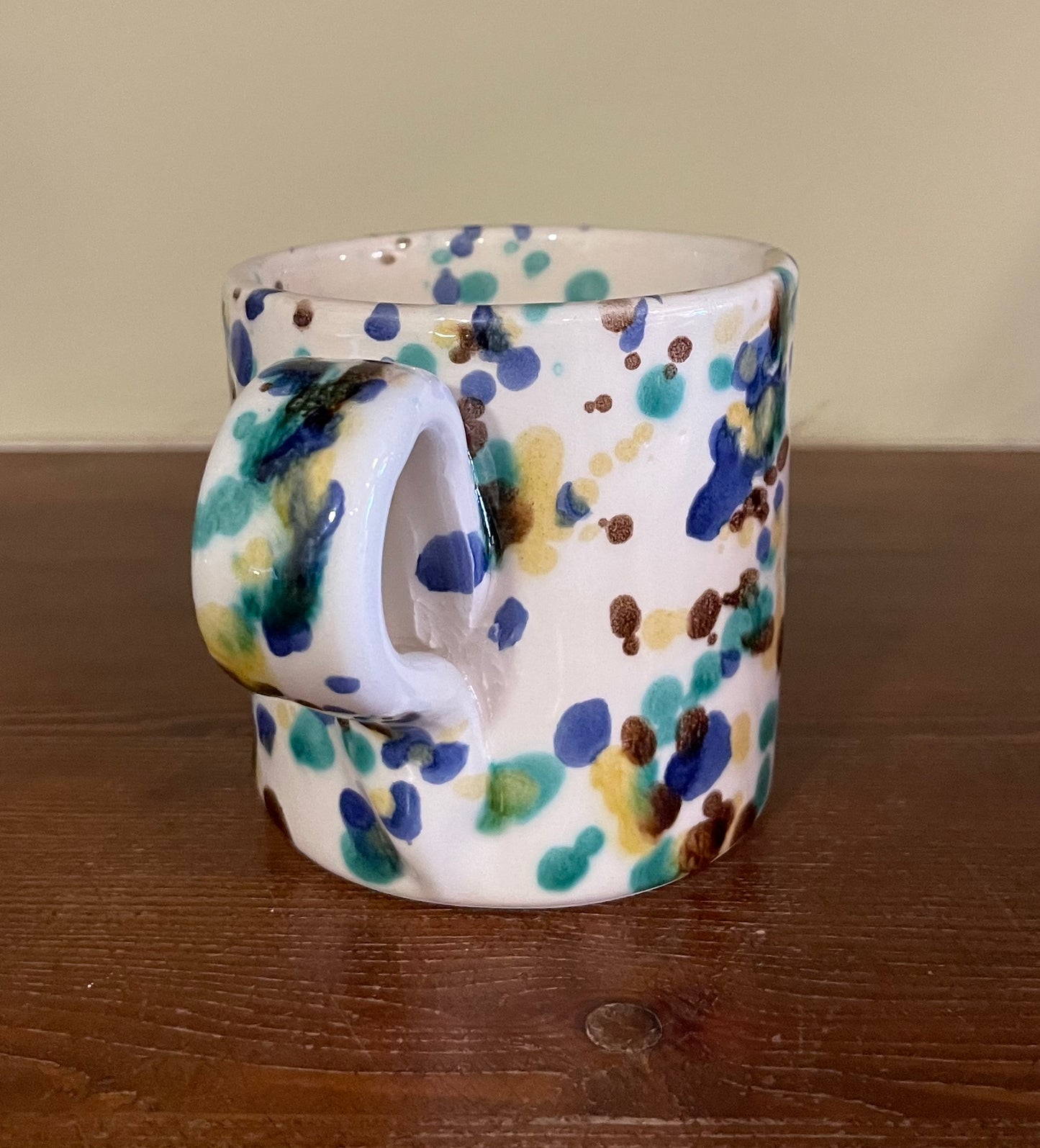 Abstract medium cup