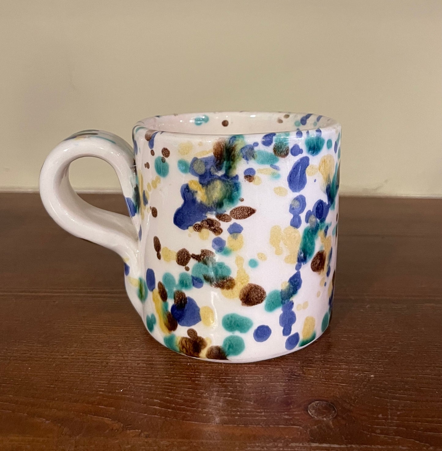Abstract medium cup