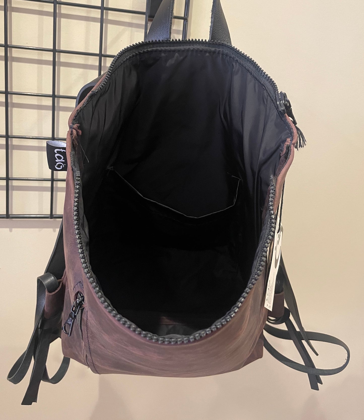 Leather backpack Red Amarath "fully openable"