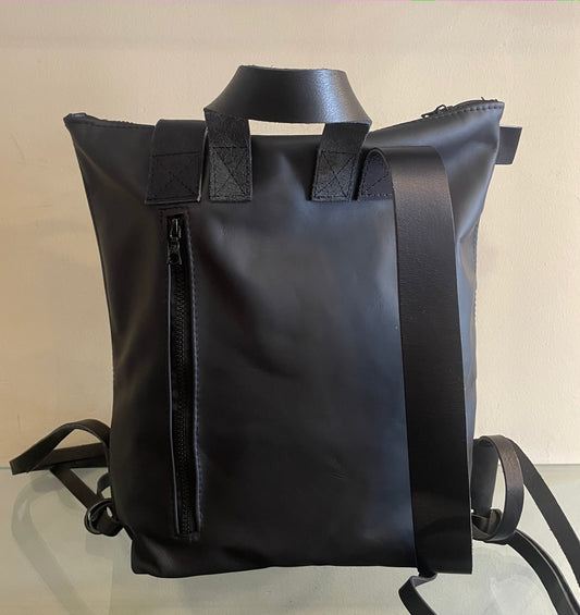 Leather backpack Black "fully openable"